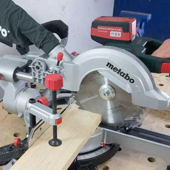 Акумуляторна пила торцювальна Metabo KS 18 LTX 216 (619000850) (без акумулятора і ЗП)