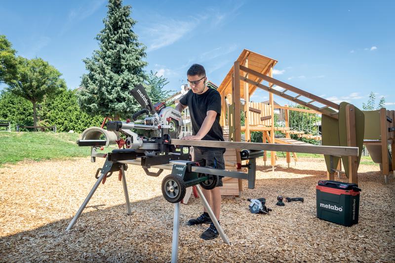 Акумуляторна торцювальна пила Metabo KGS 18 LTX BL 305, без АКБ та ЗП (614305850)