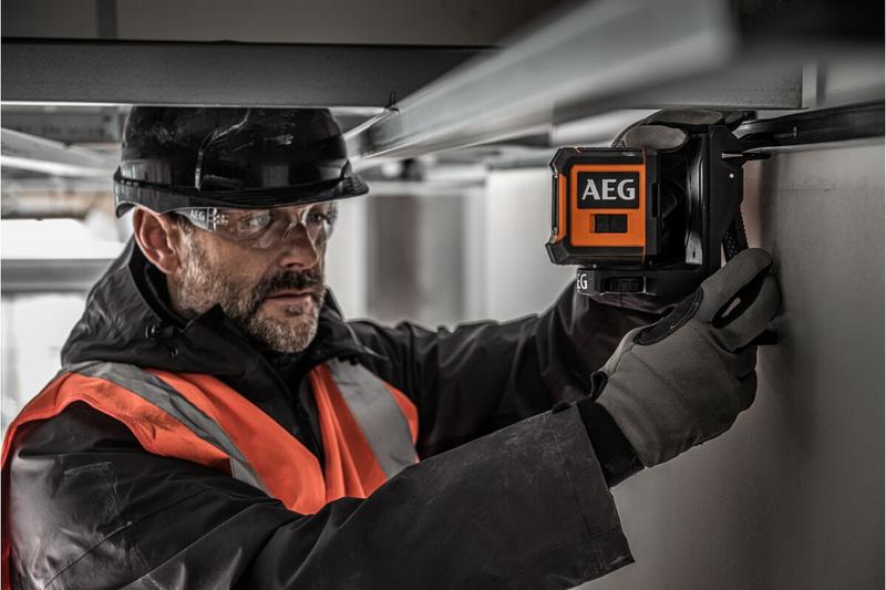 Лазерний нівелір AEG CLG220-K