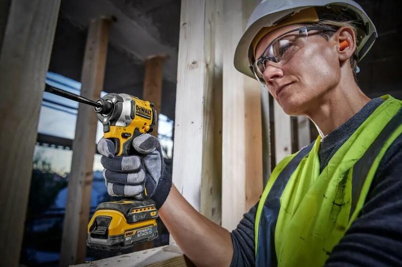 Шурупокрут ударний акумуляторний DeWALT DCF850E1T+DCB183