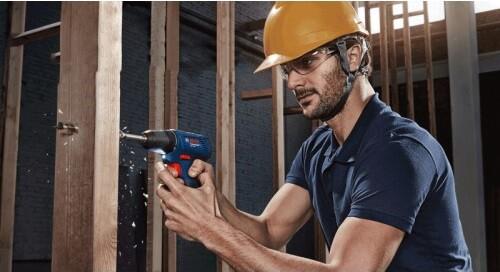 Акумуляторний шуруповерт Bosch GSR 120-LI в валізі (06019G8000)