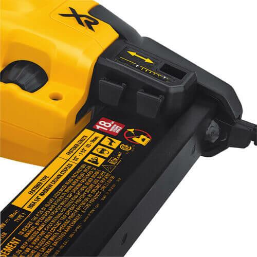 Акумуляторний цвяхозабивач DeWALT DCN681N (без акумулятора і ЗП)