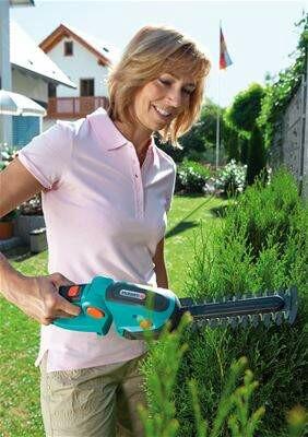 Комплект акумуляторних ножиців для трави Gardena ComfortCut 18см