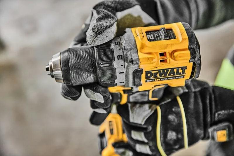 Дриль-шурупокрут акумуляторний безщітковий DeWalt DCD800NT (без АКБ та ЗП)