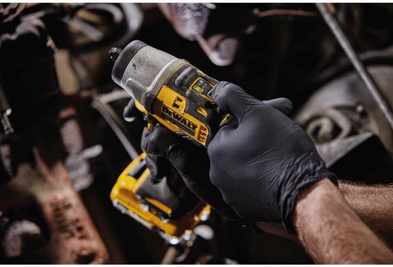 Акумуляторний ударний безщітковий гайкокрут DeWALT DCF902D2