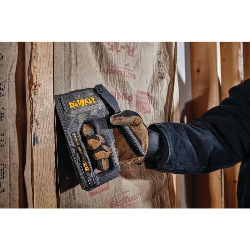 Степлер CARBON FIBRE для скоб типу G 6-14мм, цвяхів типу J 12, 15мм DeWALT DWHT80276-0