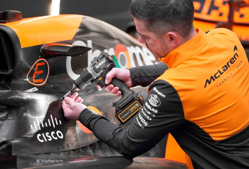 Дриль-шурупокрут ударний McLaren F1 TEAM LIMITED EDITION DeWALT DCD85MP2T
