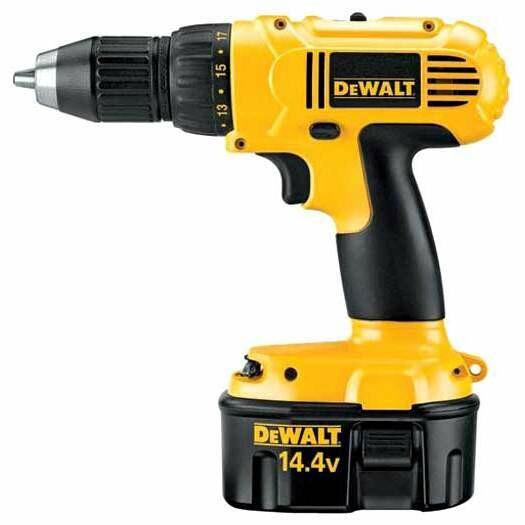 Дриль шурупокрут DeWalt DC728KA