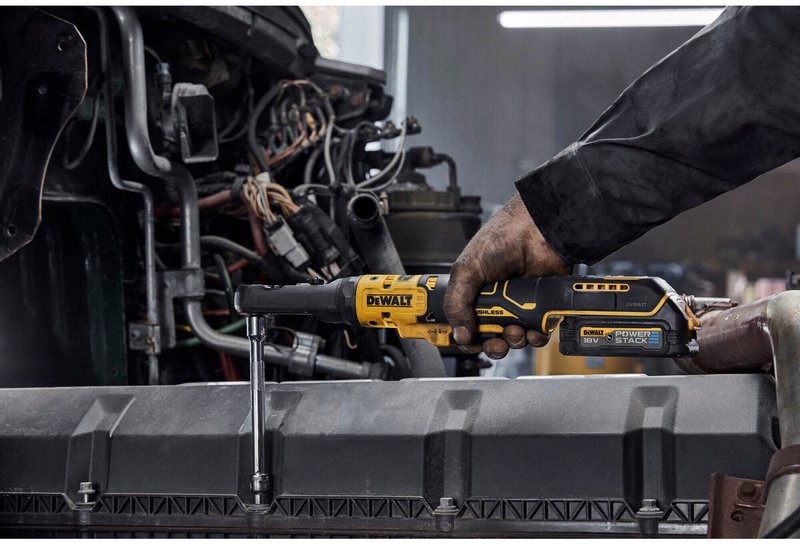 Гайкокрут кутовий - ключ-храповик акумуляторний безщітковий DeWALT DCF510N