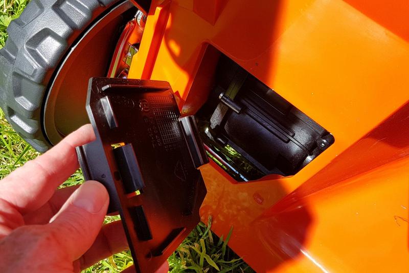 Акумуляторна газонокосарка Husqvarna LC 347VLi (без акумулятора і ЗП)
