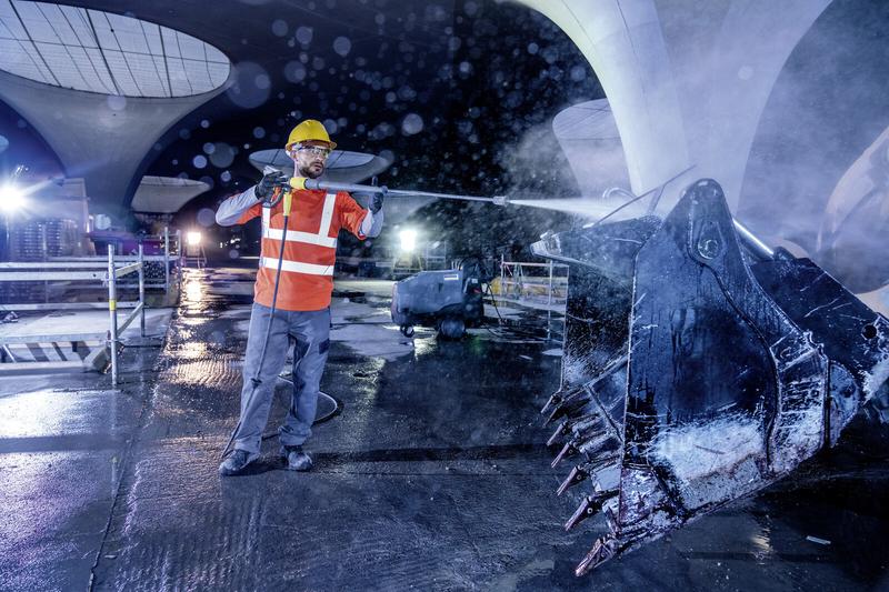 Апарат високого тиску Karcher HDS 9/20-4 MXA (1.071-940.0)