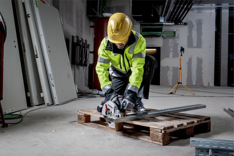 Акумуляторна дискова пила по металу Metabo MKS 18 LTX 58 Каркас (600771890) (без акумулятора і ЗП)