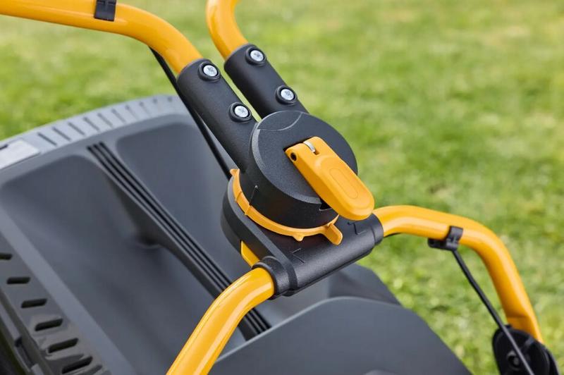 Газонокосарка бензинова самохідна Stiga Combi553S