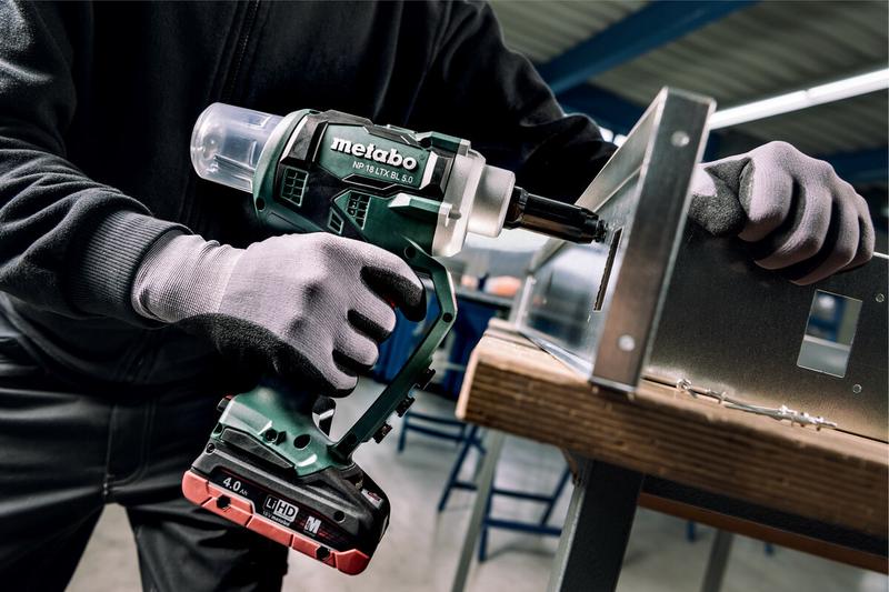 Акумуляторний заклепувач пістолет Metabo NP 18 LTX BL 5.0 LiHD 2x4.0 Ah (619002800)