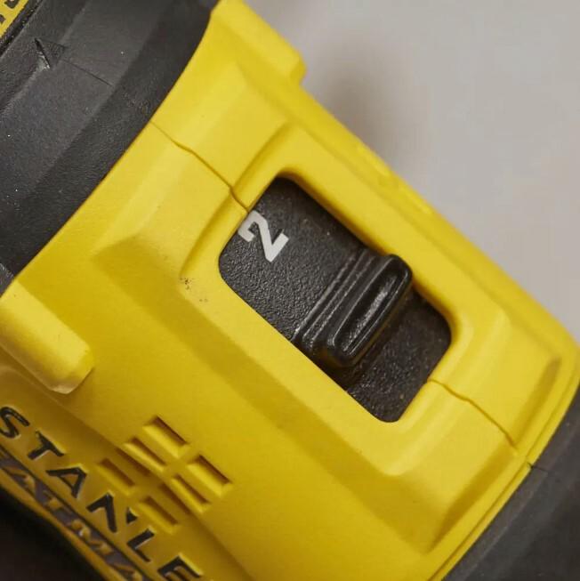 Акумуляторний дриль-шурупокрут Stanley FatMax SBD710M2K