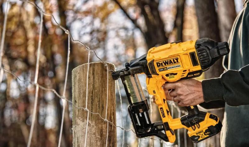 Степлер скобозабивний DeWALT DCFS950N (без АКБ та ЗП)