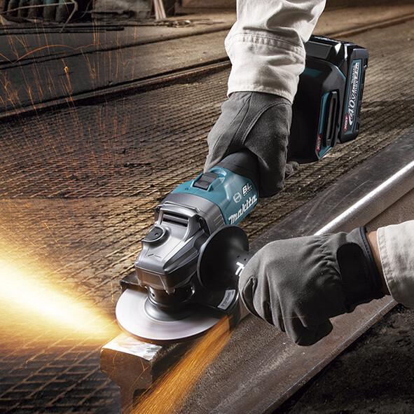 Акумуляторна болгарка Makita XGT (GA005GM201)