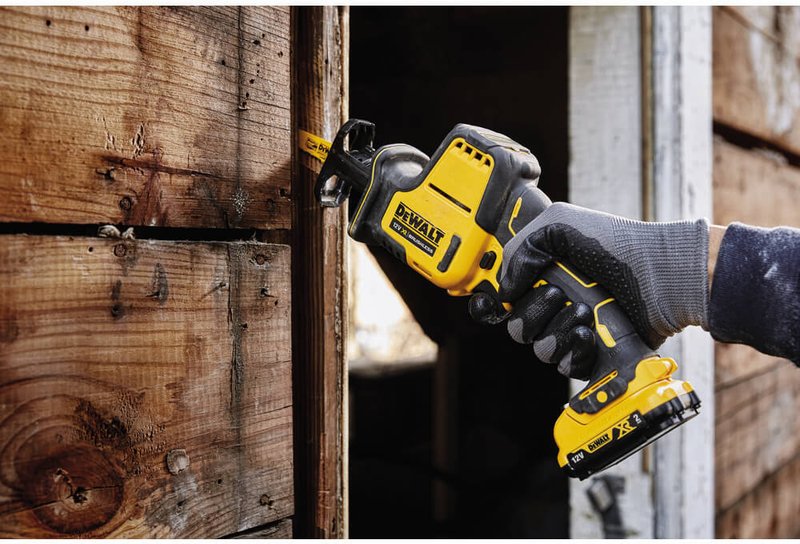 Пила шабельна акумуляторна безщіткова DeWALT DCS312N