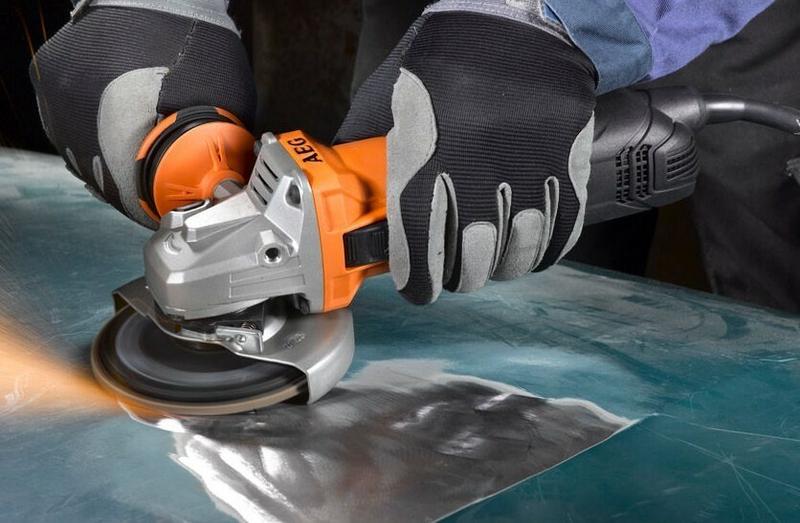 Кутова шліфувальна машина AEG WS 13-125 XE