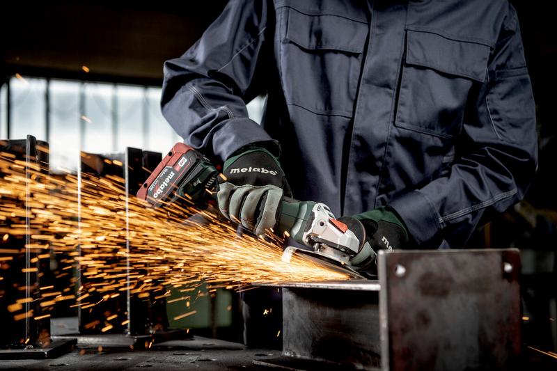 Акумуляторна кутова шліфувальна машина Metabo WB 18 LT BL 11-125 Quick (613054850) (без АКБ та ЗП)