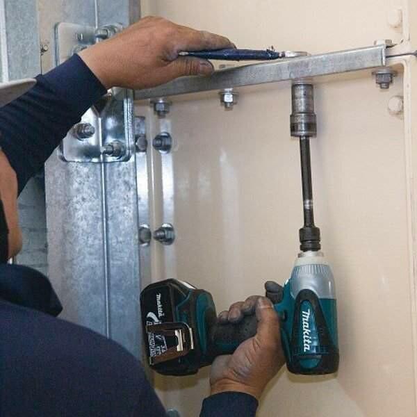 Акумуляторний ударний гайкокрут Makita BTW251Z (без акумулятора і ЗП)