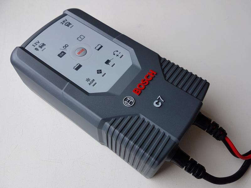 Зарядний пристрій Bosch C7