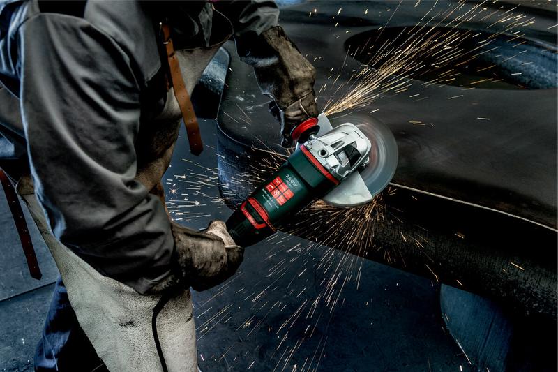 Кутова шліфувальна машина Metabo WEPBA 24-230 MVT Quick (606481000)